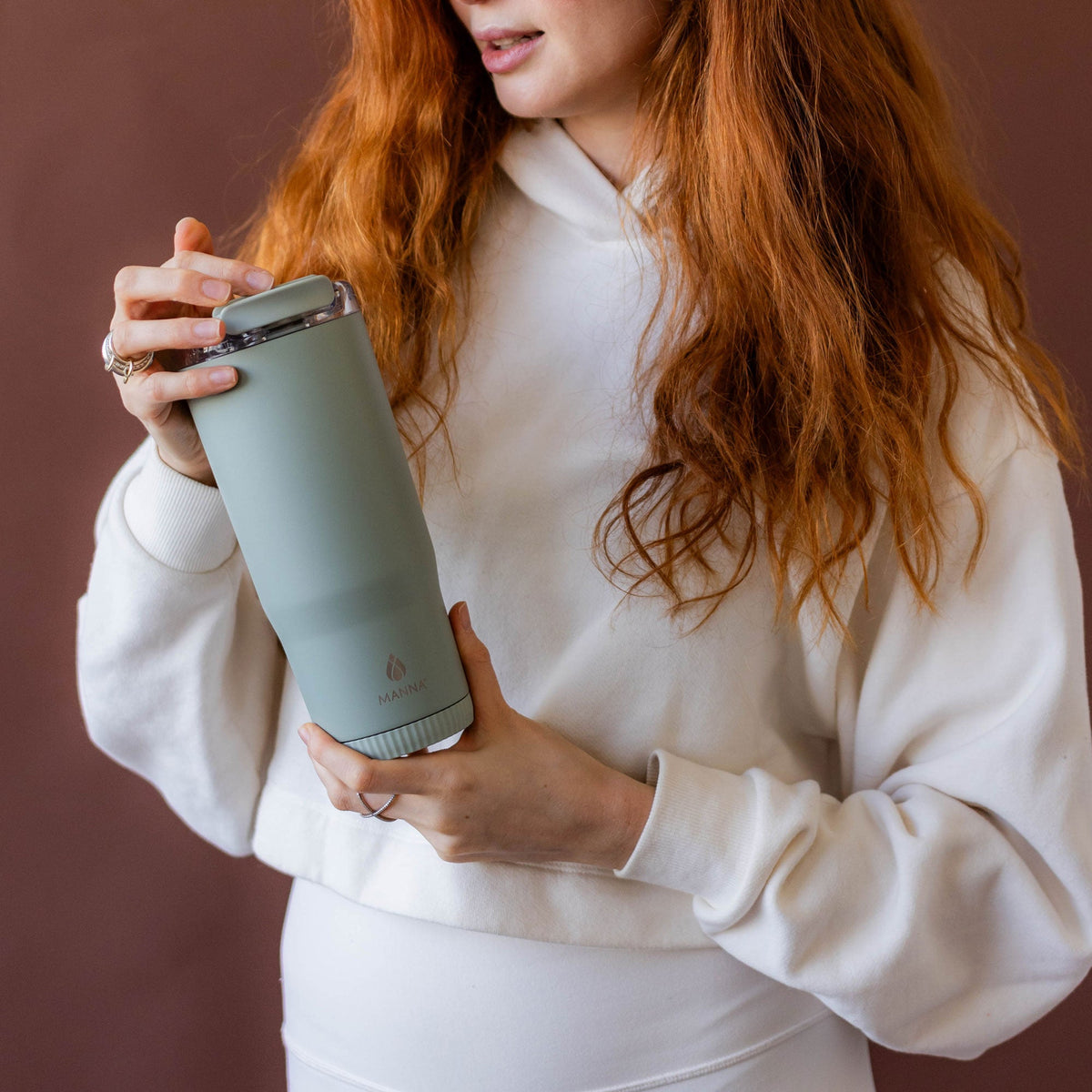 30-oz-groove-tumbler-u6 4Manna_Website_Lifestyles-17.jpg