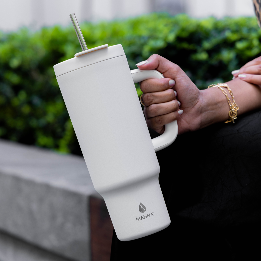 40-oz-leisure-tumbler-p8 Core_Home_Manna_Lifestyle_AUG_13-38.png
